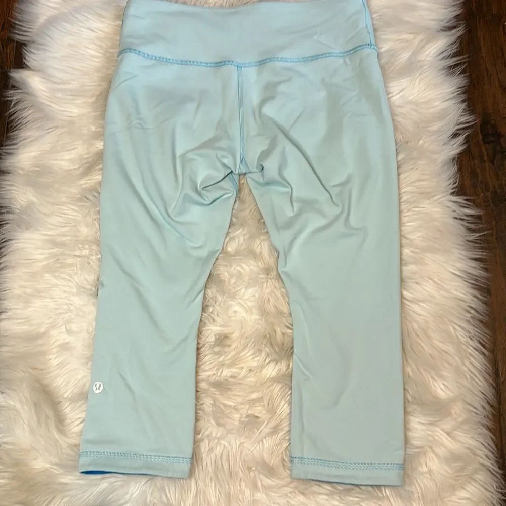Lululemon Wunder Under Crop Reversible Legging Beach Blanket Blue Sz 8 or Sz 10 - Picture 15 of 17